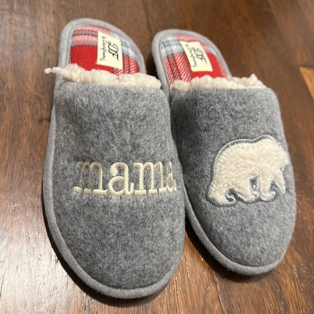 Dearfoam mama bear slippers